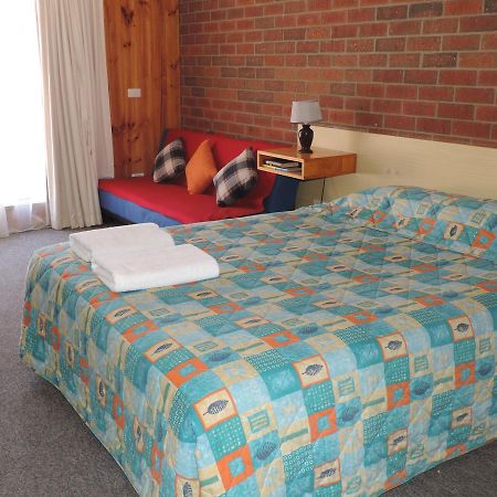 Tooleybuc Country Roads Motor Inn Екстериор снимка